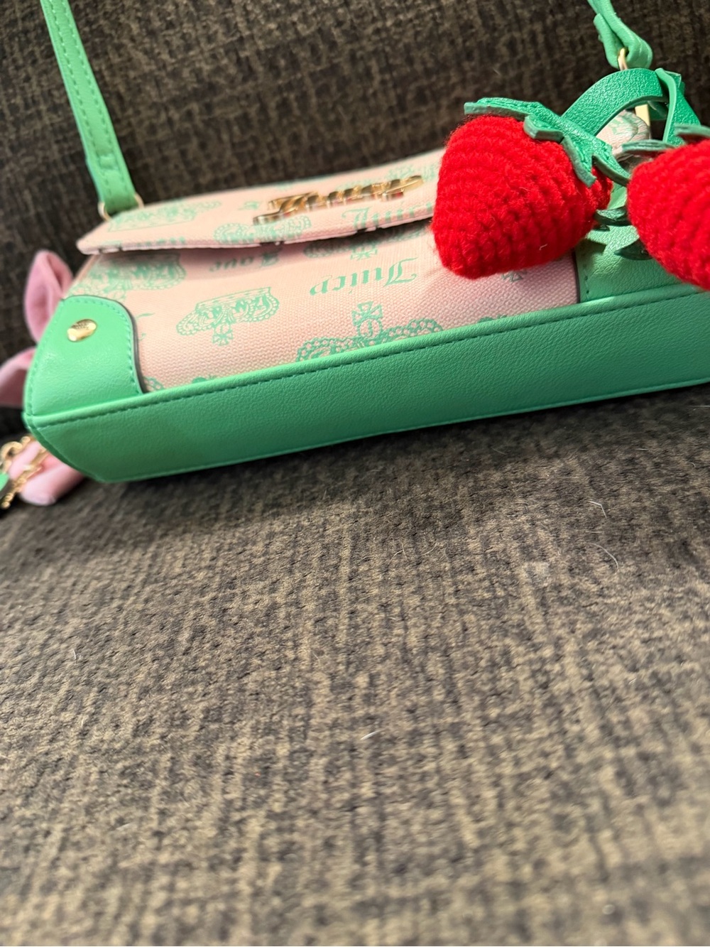 Juicy Couture EXCLUSIVE Crossbody Bag Adjustable - Picture 7 of 10